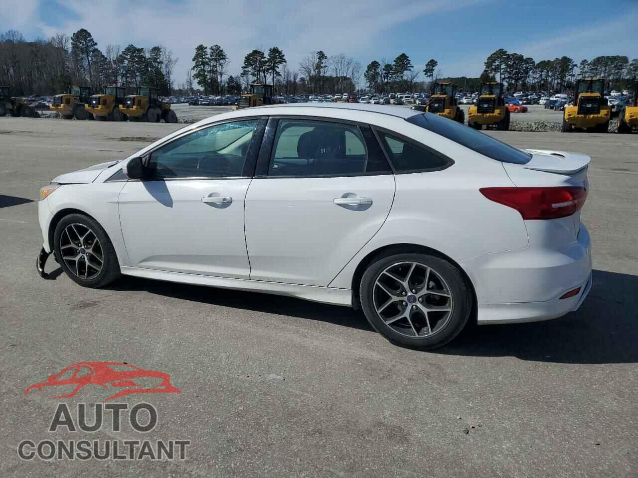 FORD FOCUS 2015 - 1FADP3F25FL258972