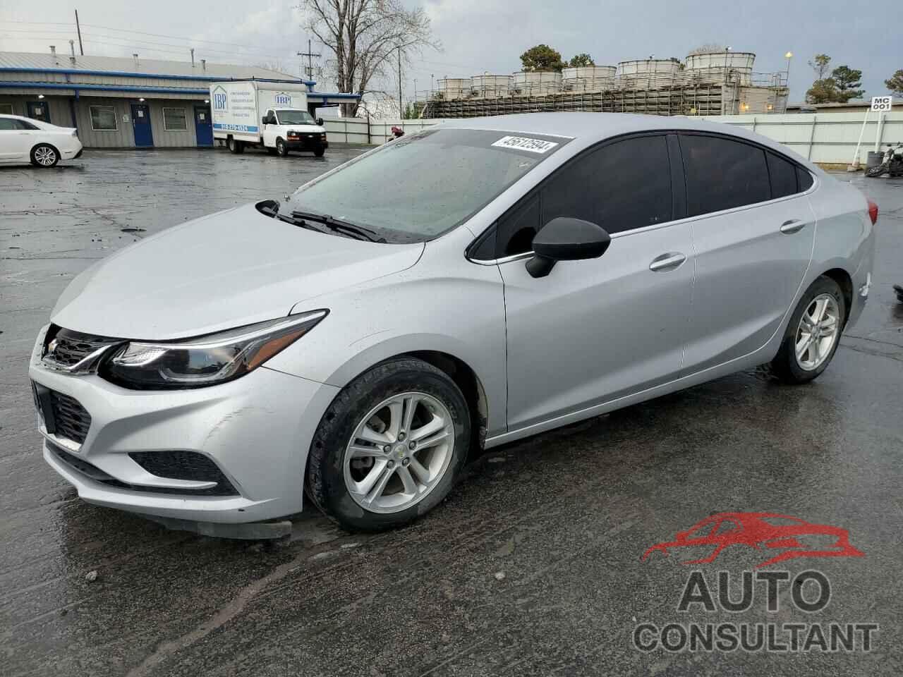 CHEVROLET CRUZE 2018 - 1G1BE5SMXJ7179768