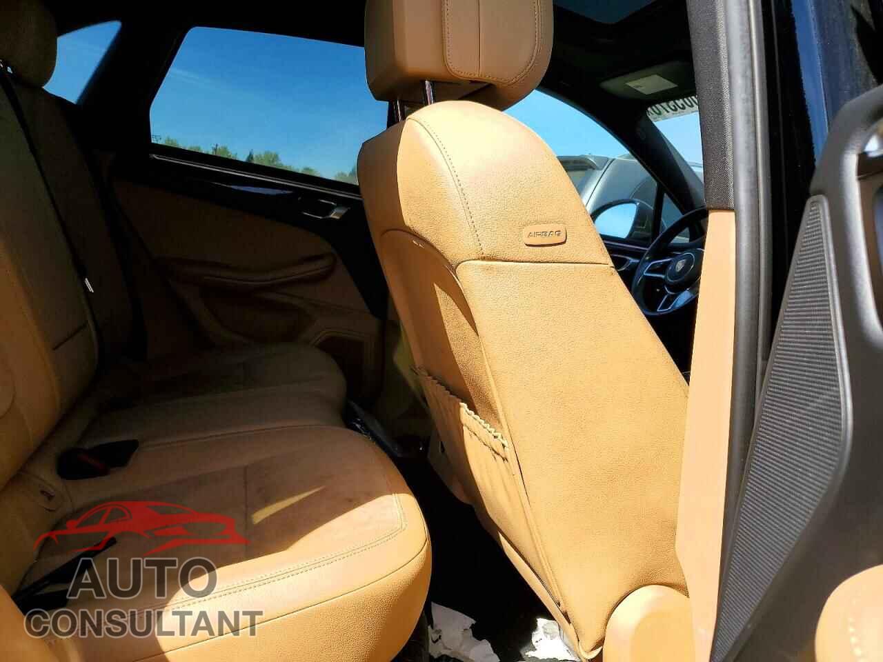 PORSCHE MACAN 2018 - WP1AA2A58JLB19372
