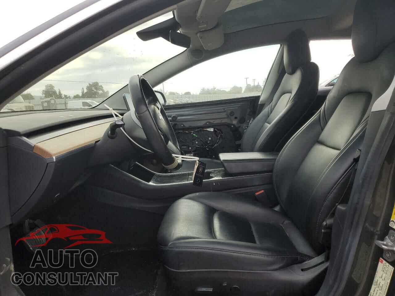 TESLA MODEL 3 2018 - 5YJ3E1EA5JF017675