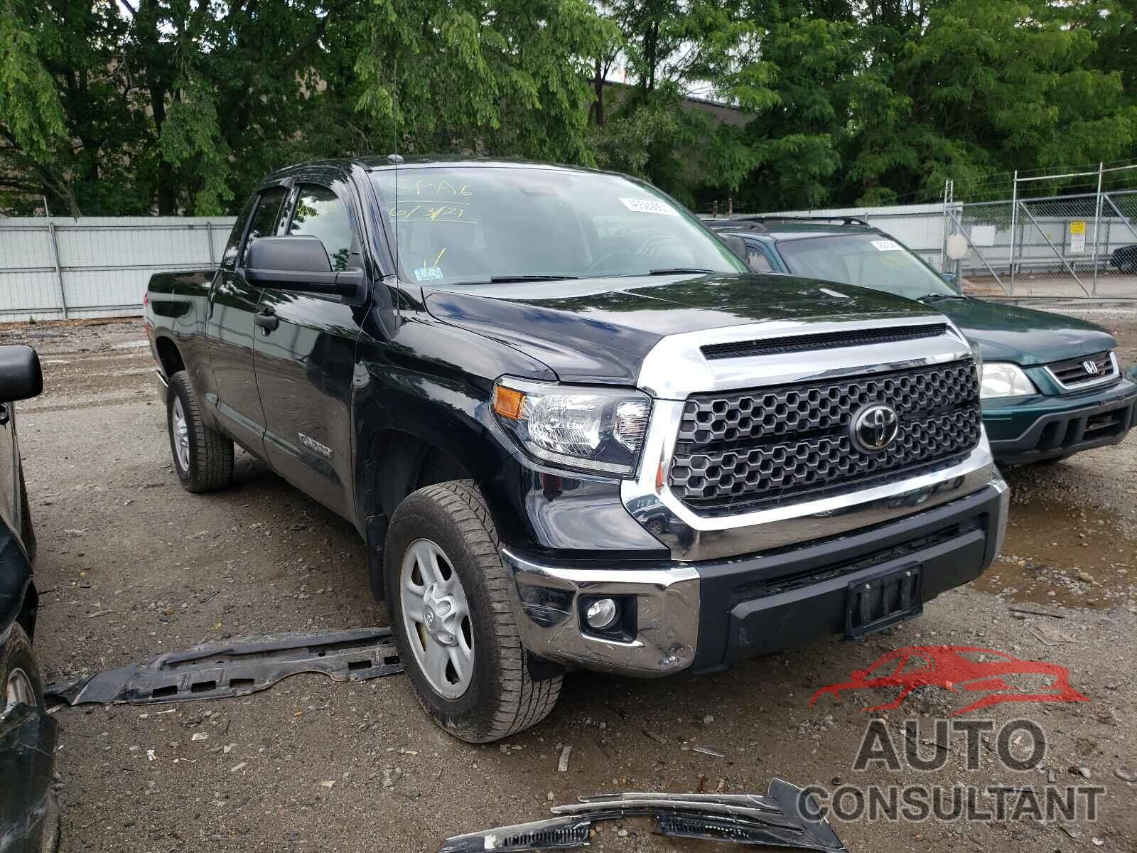 TOYOTA TUNDRA 2018 - 5TFUM5F12JX074645