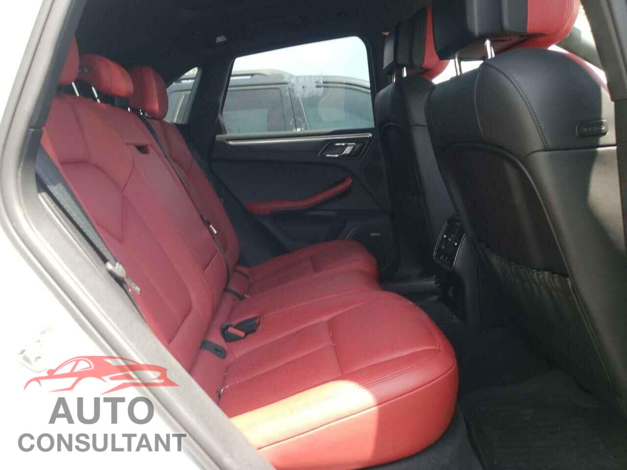 PORSCHE MACAN 2018 - WP1AA2A50JLB13579