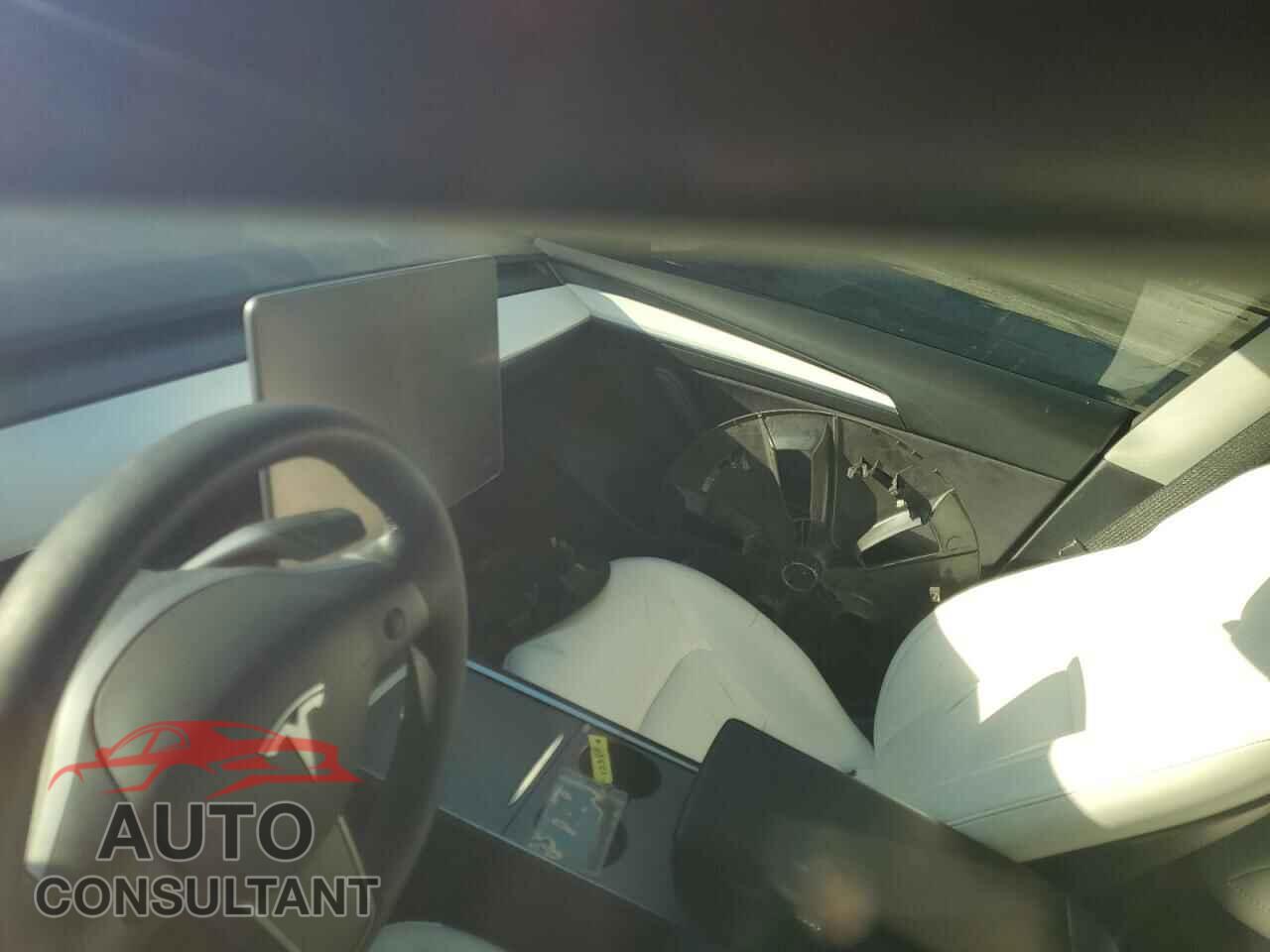TESLA MODEL 3 2021 - 5YJ3E1EA5MF074558