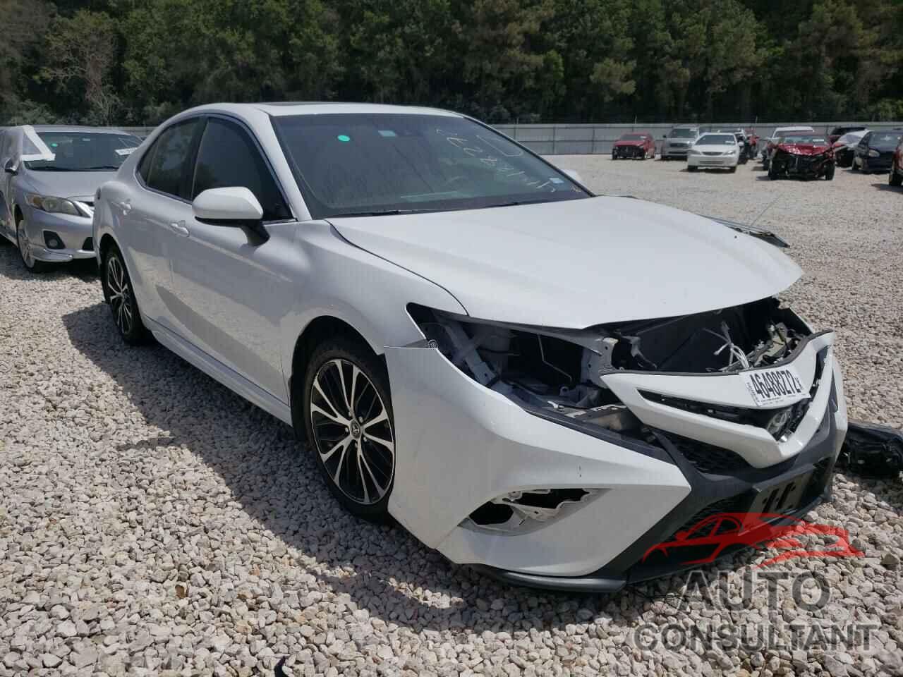 TOYOTA CAMRY 2018 - 4T1B11HKXJU034700