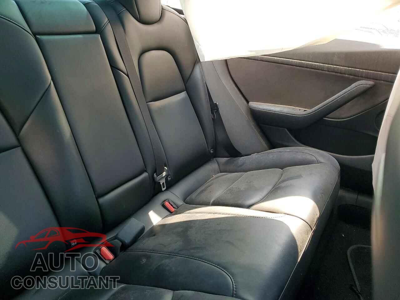 TESLA MODEL 3 2021 - 5YJ3E1EA1MF045381