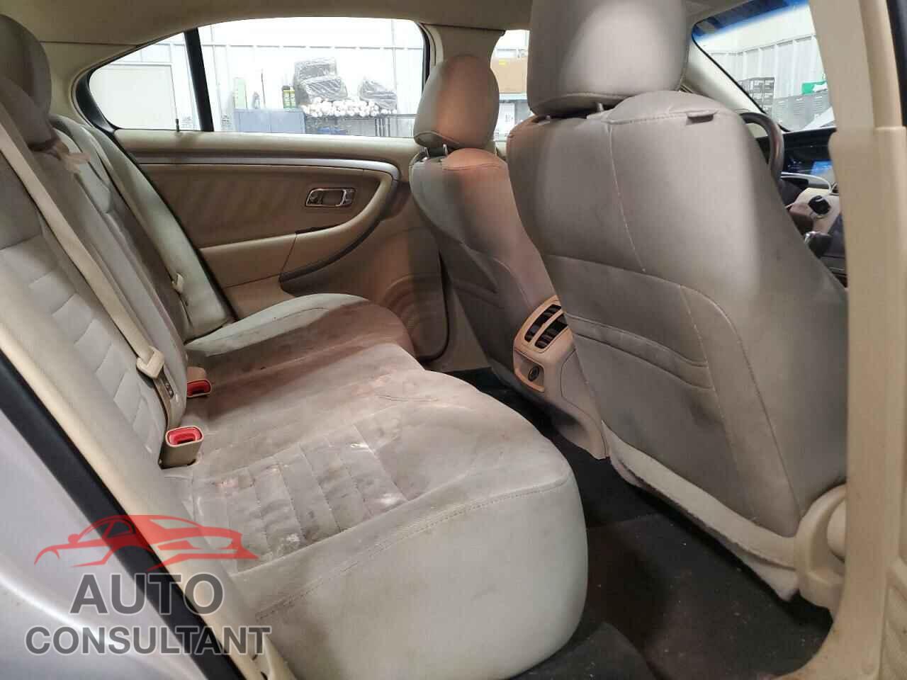 FORD TAURUS 2015 - 1FAHP2D82FG200538