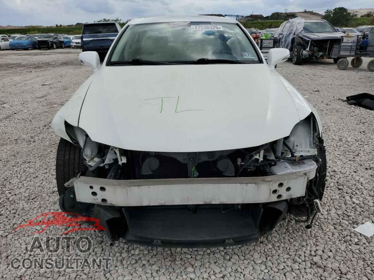 LEXUS IS 2011 - JTHCF5C29B2035017