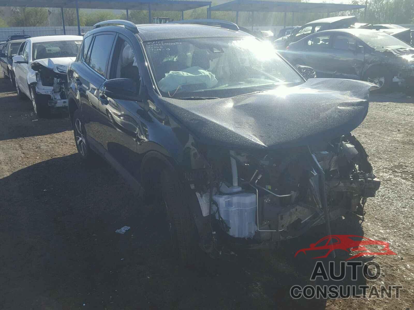 TOYOTA RAV4 XLE 2018 - 2T3WFREV0JW452190