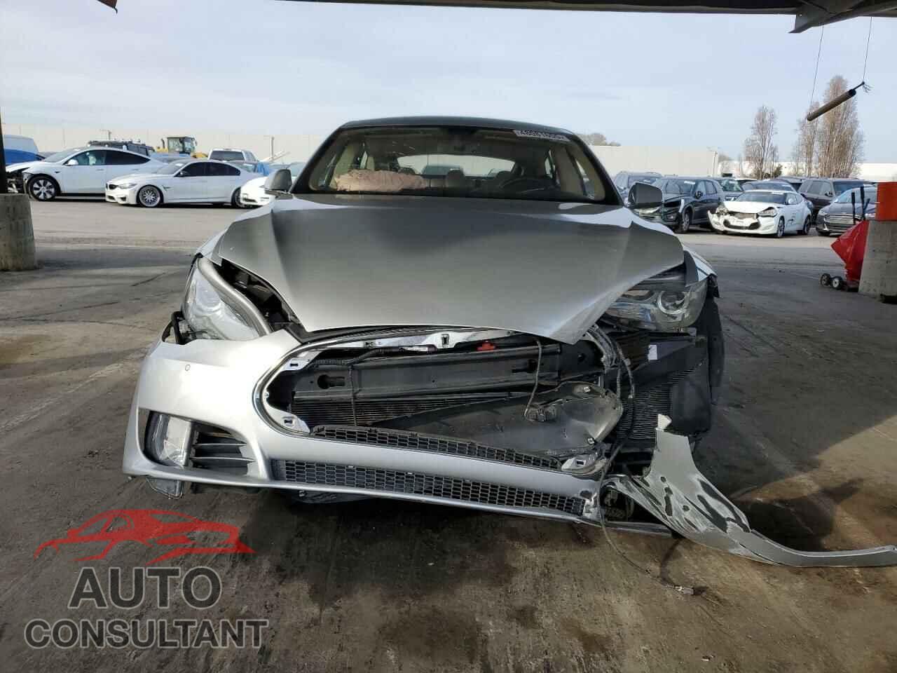 TESLA MODEL S 2013 - 5YJSA1DN8DFP24236