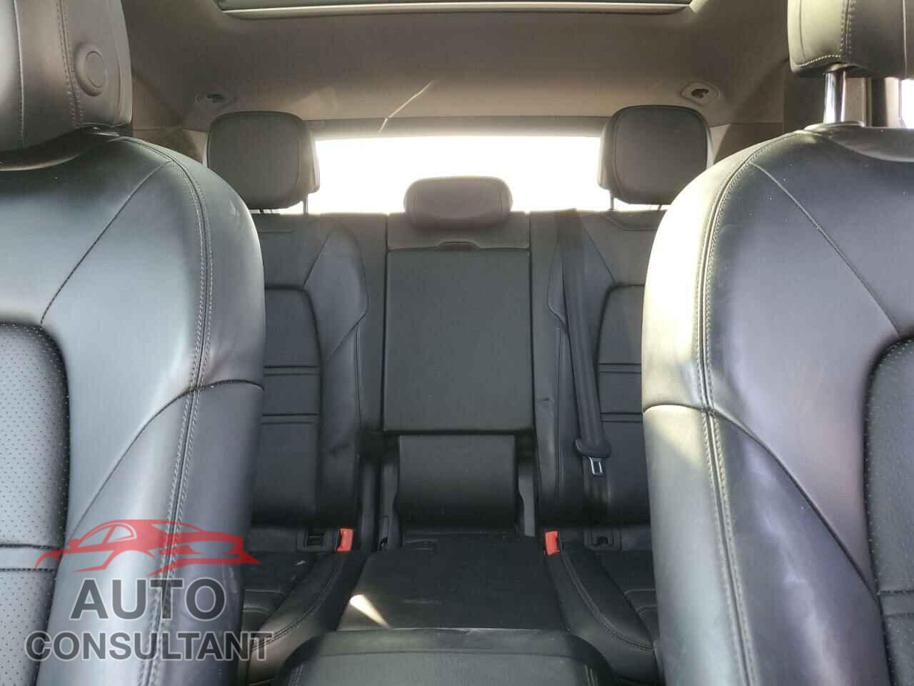 PORSCHE CAYENNE 2019 - WP1AA2AY2KDA18155