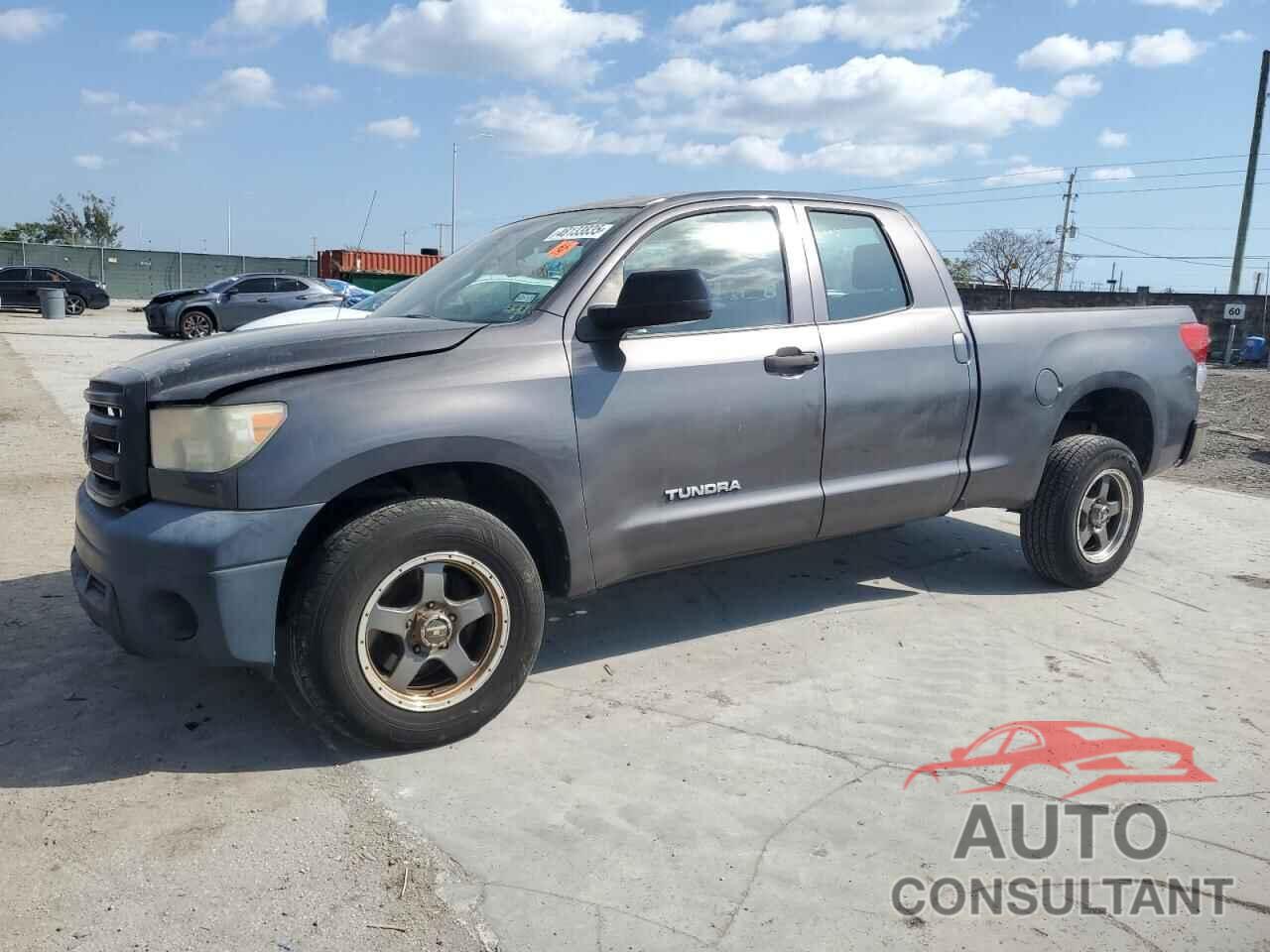 TOYOTA TUNDRA 2011 - 5TFRM5F12BX032757