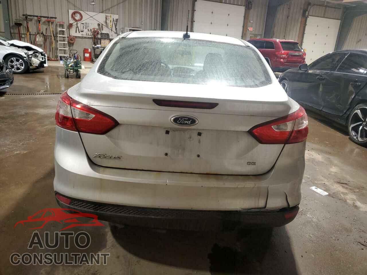 FORD FOCUS 2014 - 1FADP3F2XEL275295
