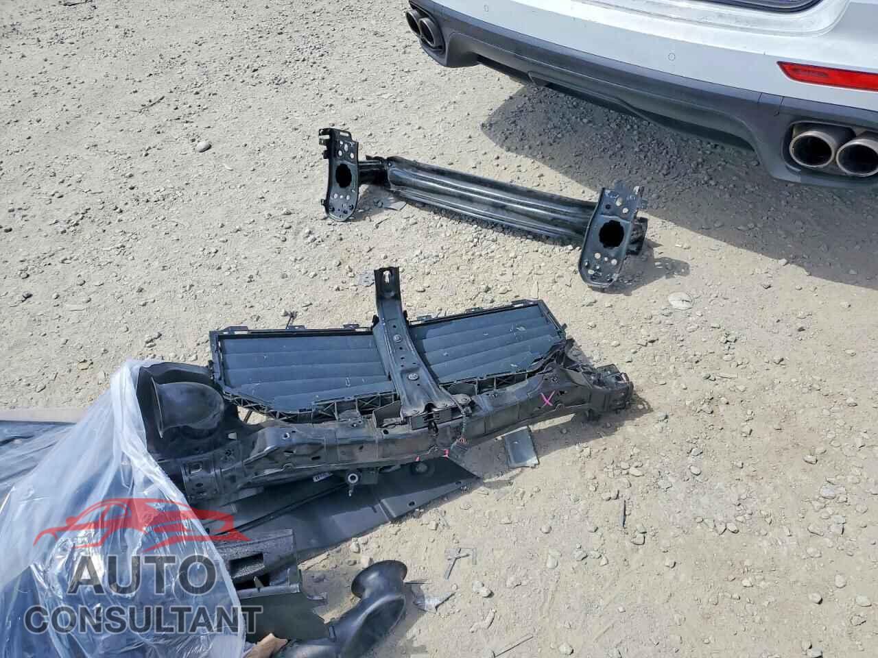 PORSCHE CAYENNE 2017 - WP1AB2A24HLA53142
