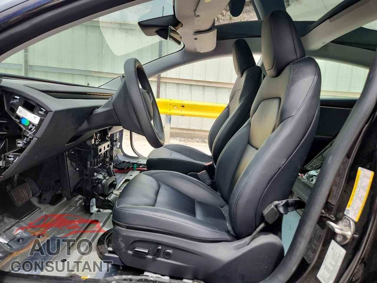 TESLA MODEL 3 2024 - 5YJ3E1EA0RF724520