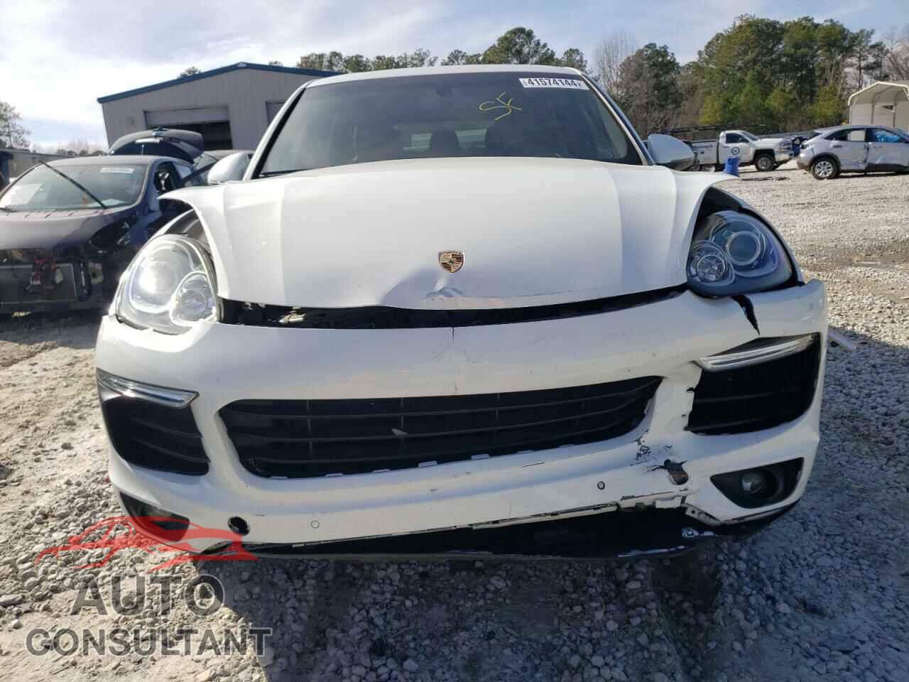 PORSCHE CAYENNE 2016 - WP1AA2A28GKA09944