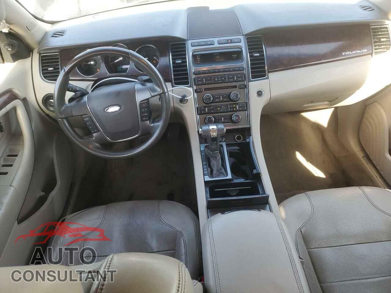 FORD TAURUS 2010 - 1FAHP2FW2AG112626