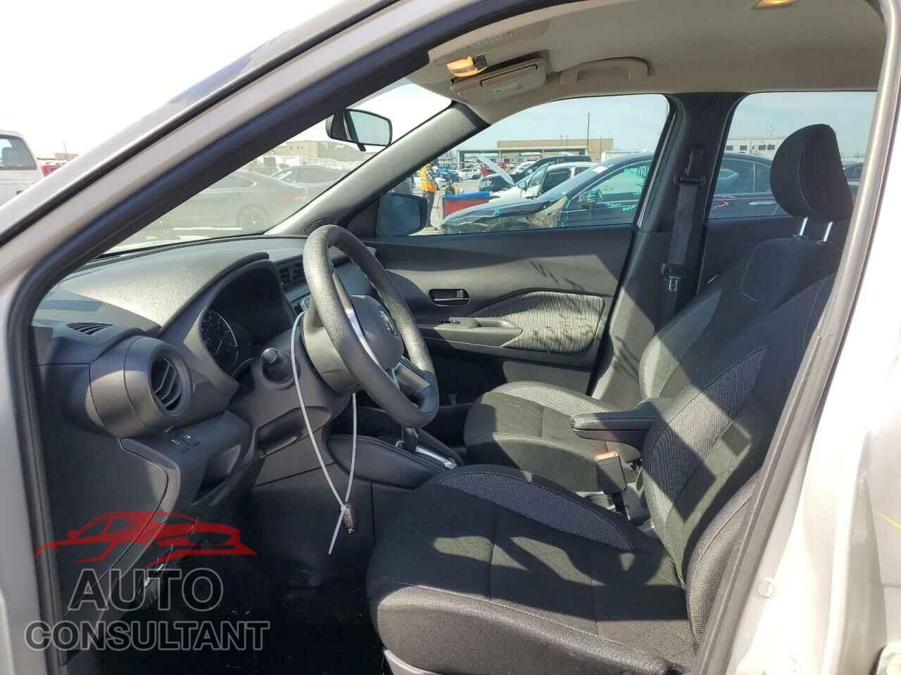 NISSAN KICKS 2019 - 3N1CP5CU3KL566084
