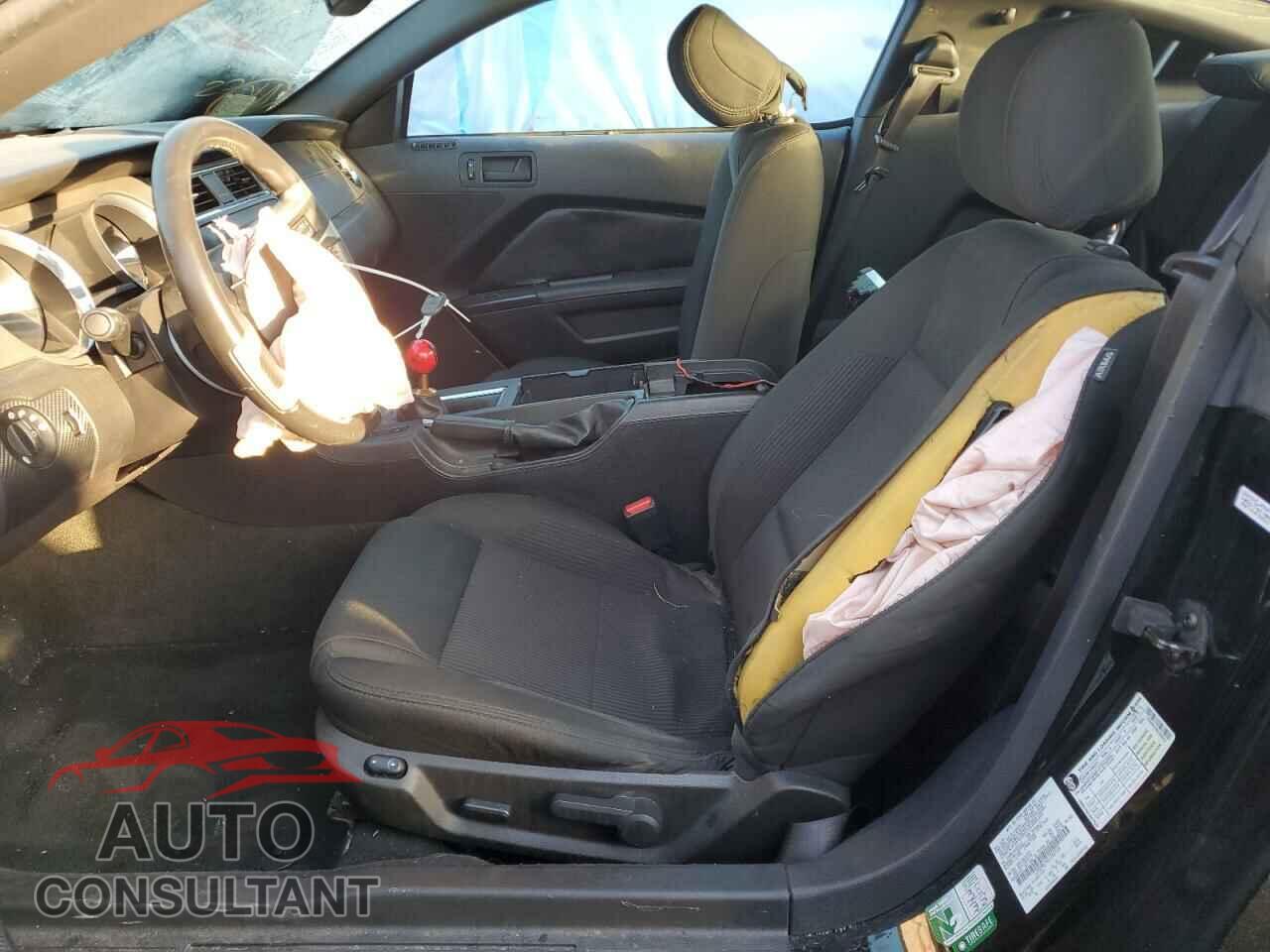 FORD MUSTANG 2014 - 1ZVBP8CF4E5269550