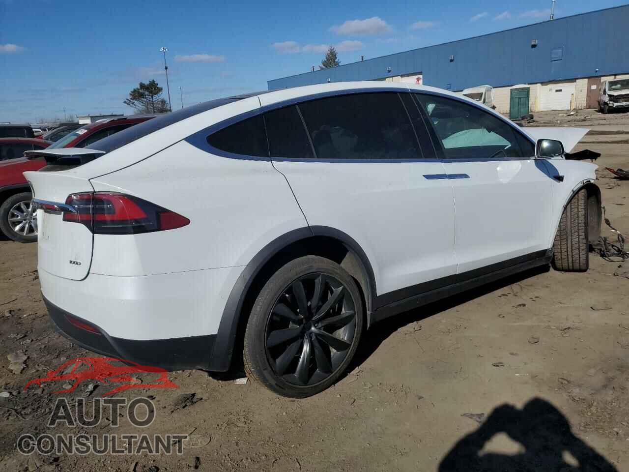 TESLA MODEL X 2018 - 5YJXCAE20JF120843