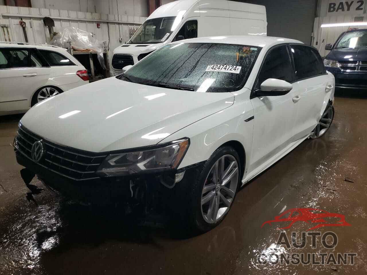 VOLKSWAGEN PASSAT 2018 - 1VWAA7A39JC030193