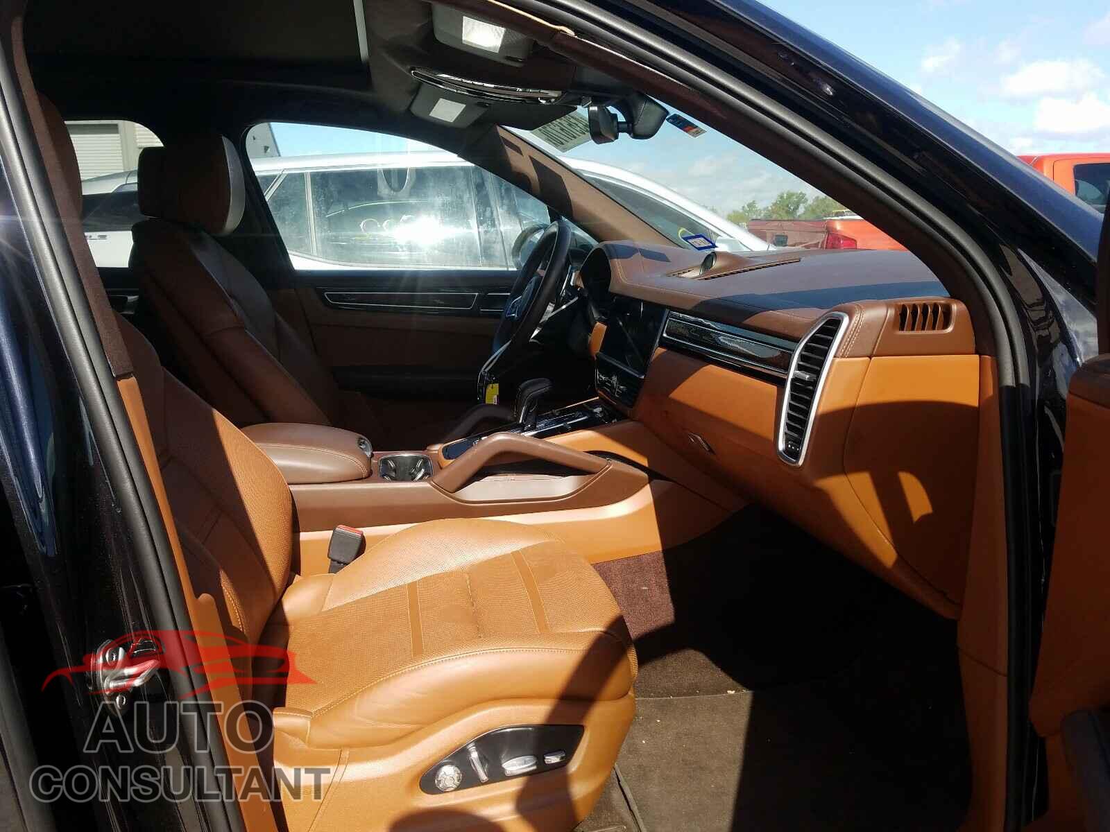 PORSCHE CAYENNE 2019 - WP1AA2AY9KDA10330
