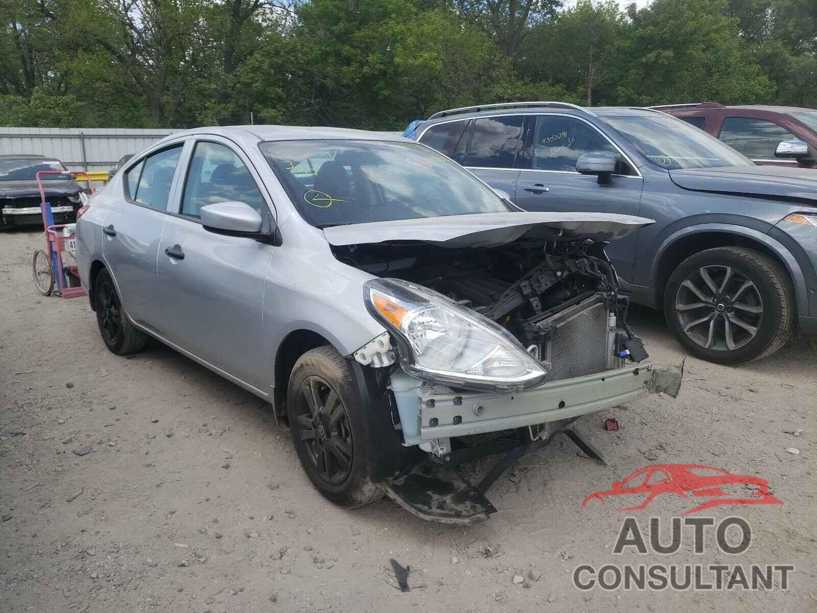 NISSAN VERSA 2019 - 3N1CN7APXKL828813