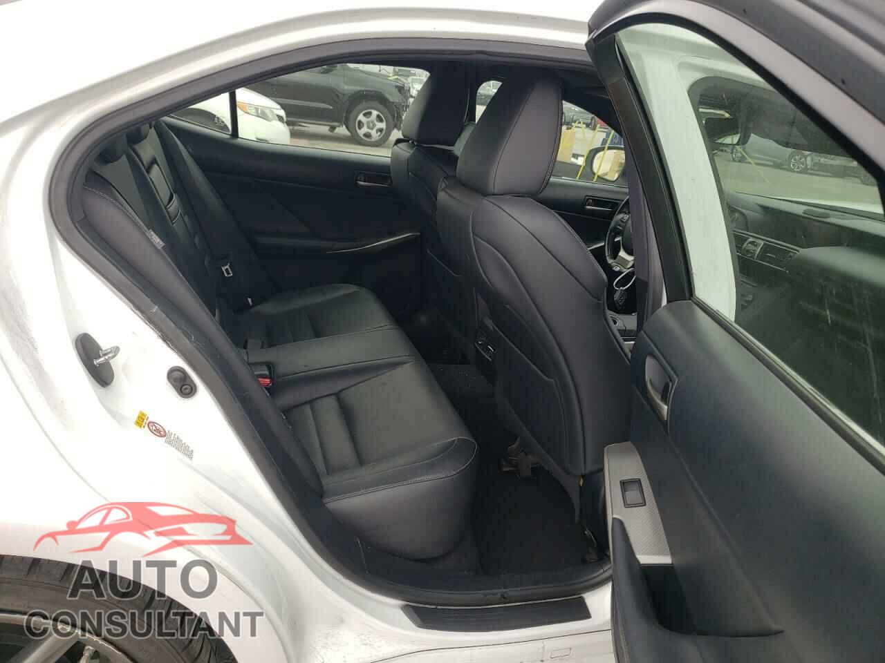 LEXUS IS 2017 - JTHBA1D21H5041127