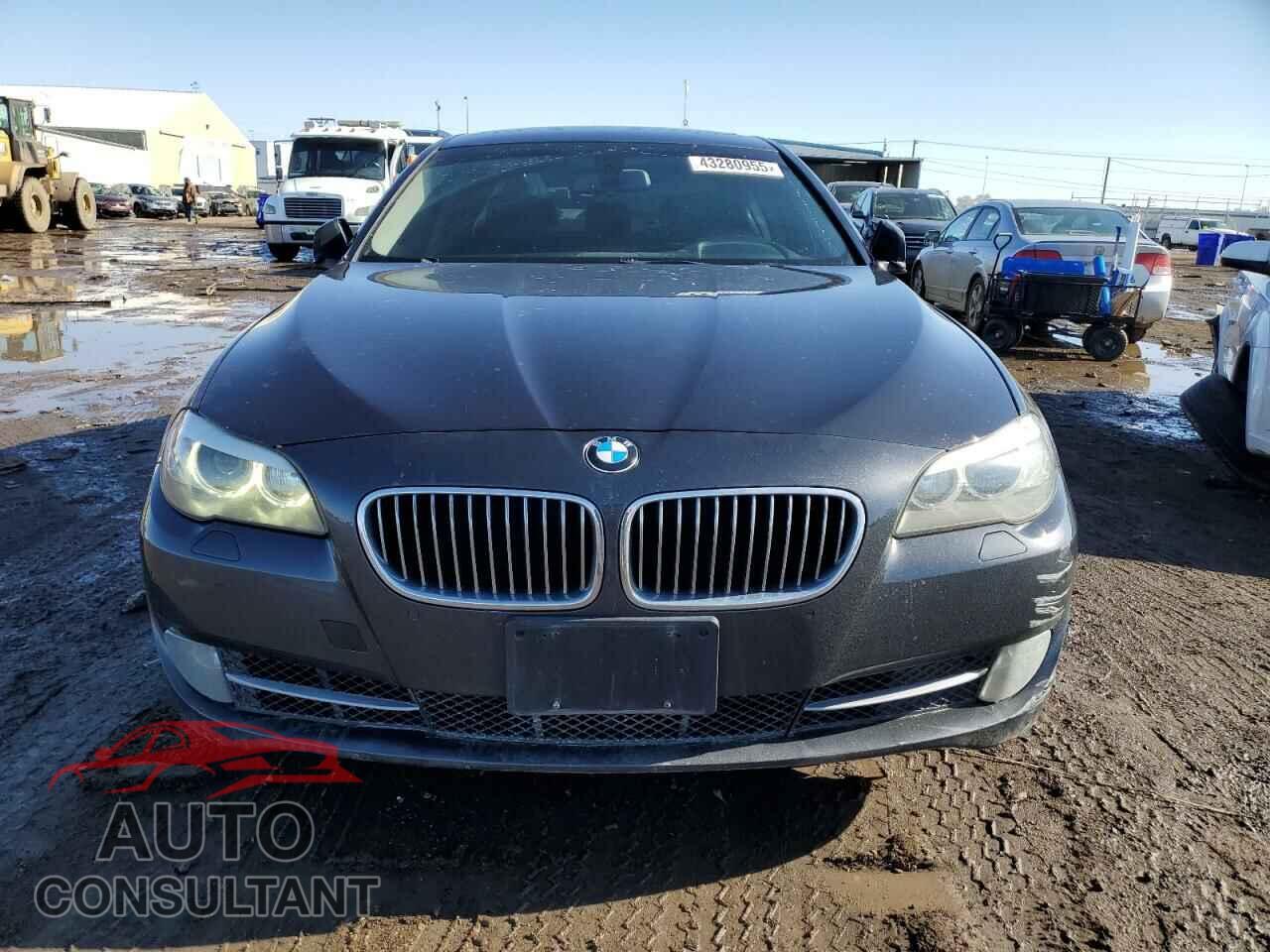 BMW 5 SERIES 2013 - WBAFU7C57DDU74618