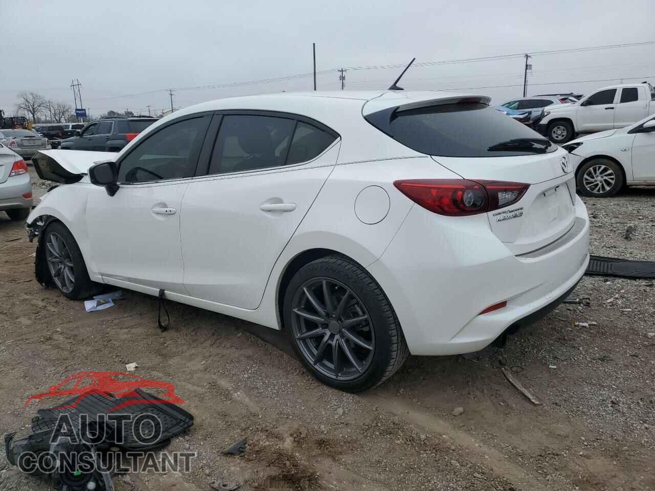 MAZDA 3 2017 - 3MZBN1L79HM122418