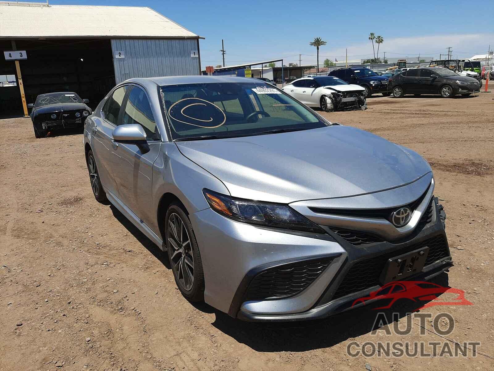 TOYOTA CAMRY 2021 - 4T1G11AK3MU520477