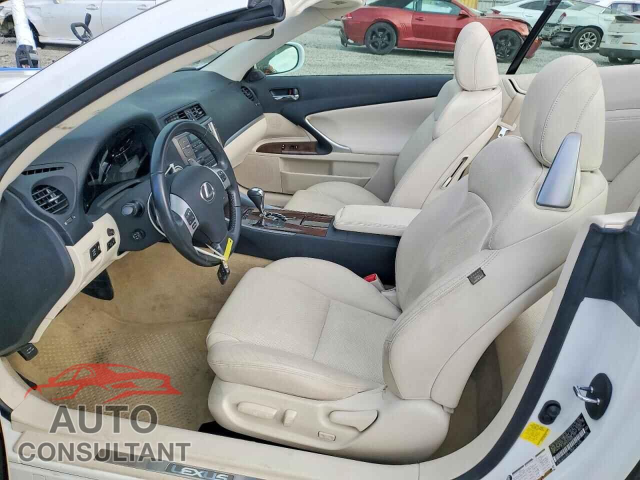 LEXUS IS 2011 - JTHFF2C21B2521039