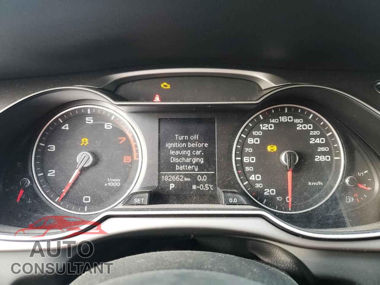 AUDI A4 2013 - WAUBFCFL8DN041699