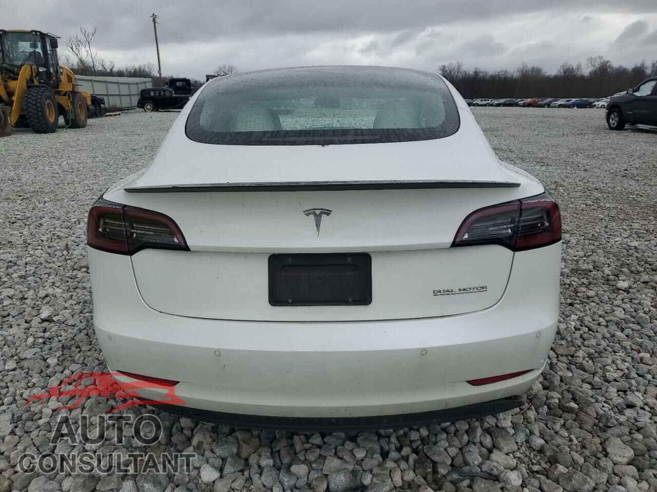TESLA MODEL 3 2021 - 5YJ3E1EC0MF044630