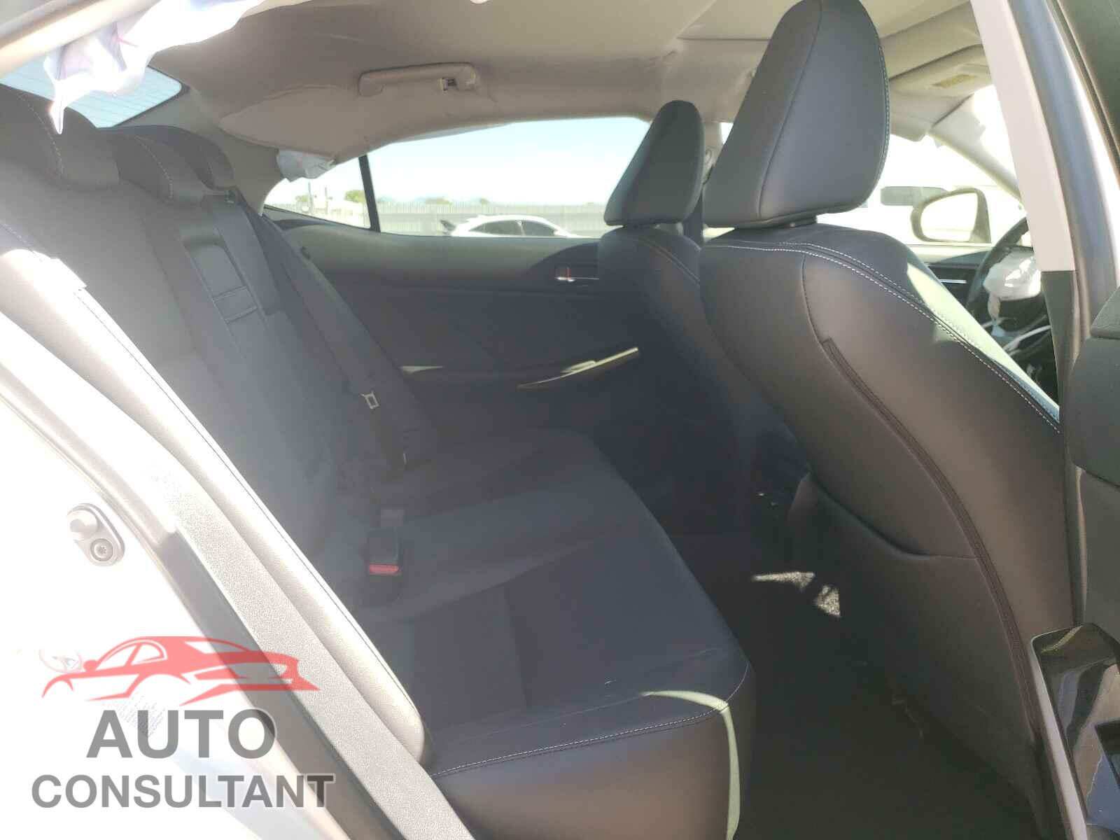 LEXUS IS 2016 - JTHBA1D22G5028093