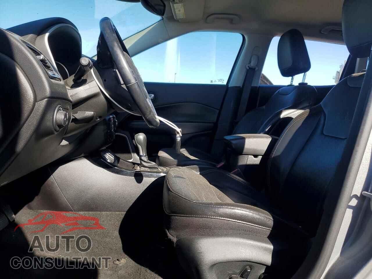 JEEP COMPASS 2020 - 3C4NJCCB8LT152620