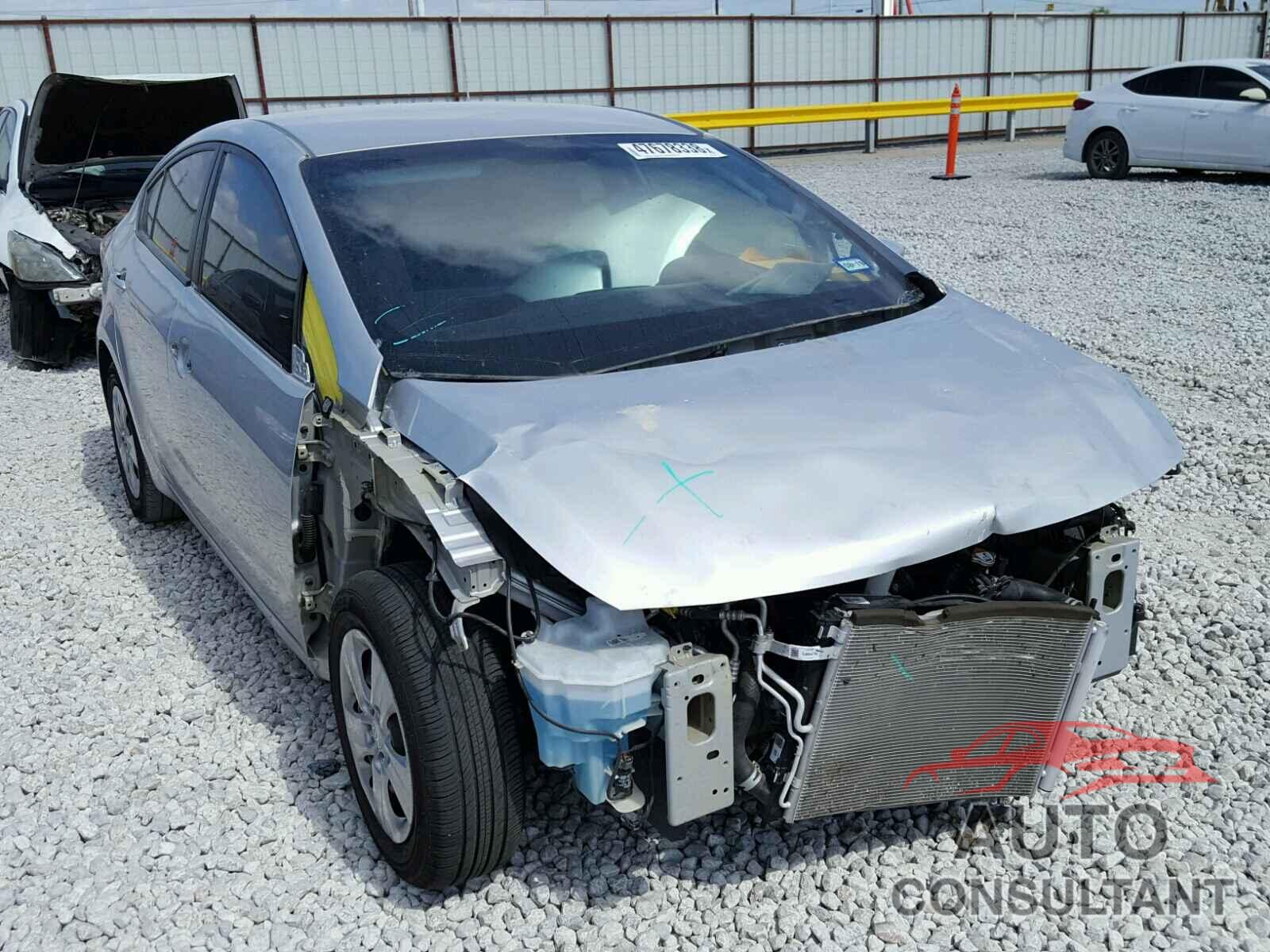 KIA FORTE 2017 - 3KPFK4A72HE137354