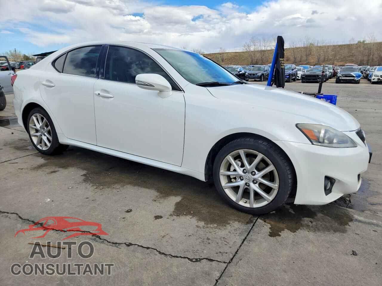 LEXUS IS 2012 - JTHCF5C24C5058107