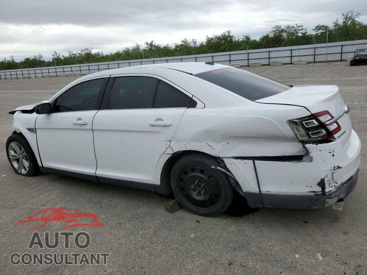 FORD TAURUS 2017 - 1FAHP2D8XHG105759