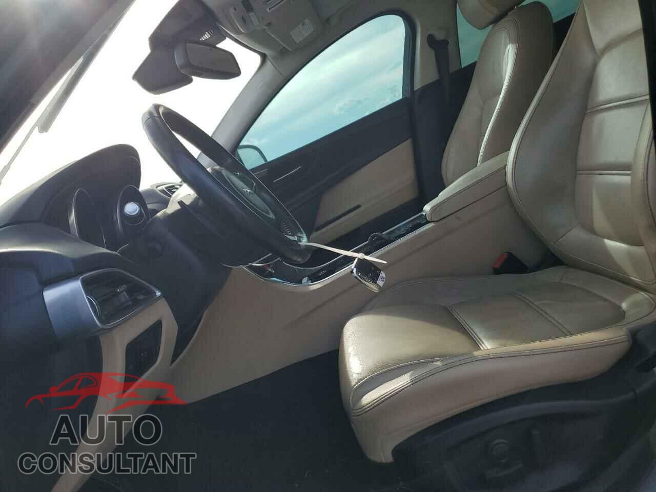 JAGUAR XE 2017 - SAJAE4BG2HA963965