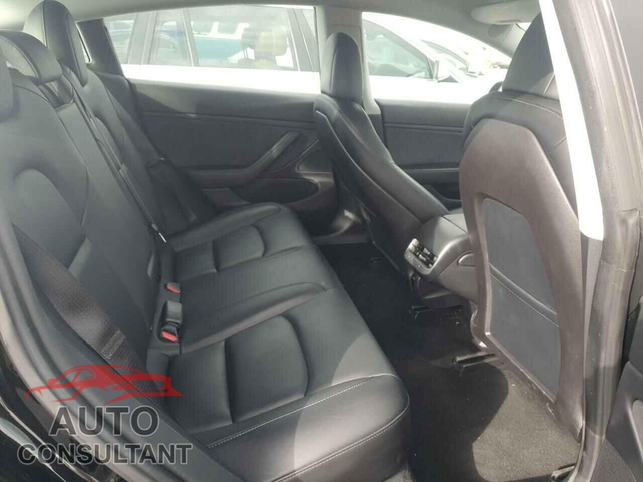 TESLA MODEL 3 2019 - 5YJ3E1EA3KF304384