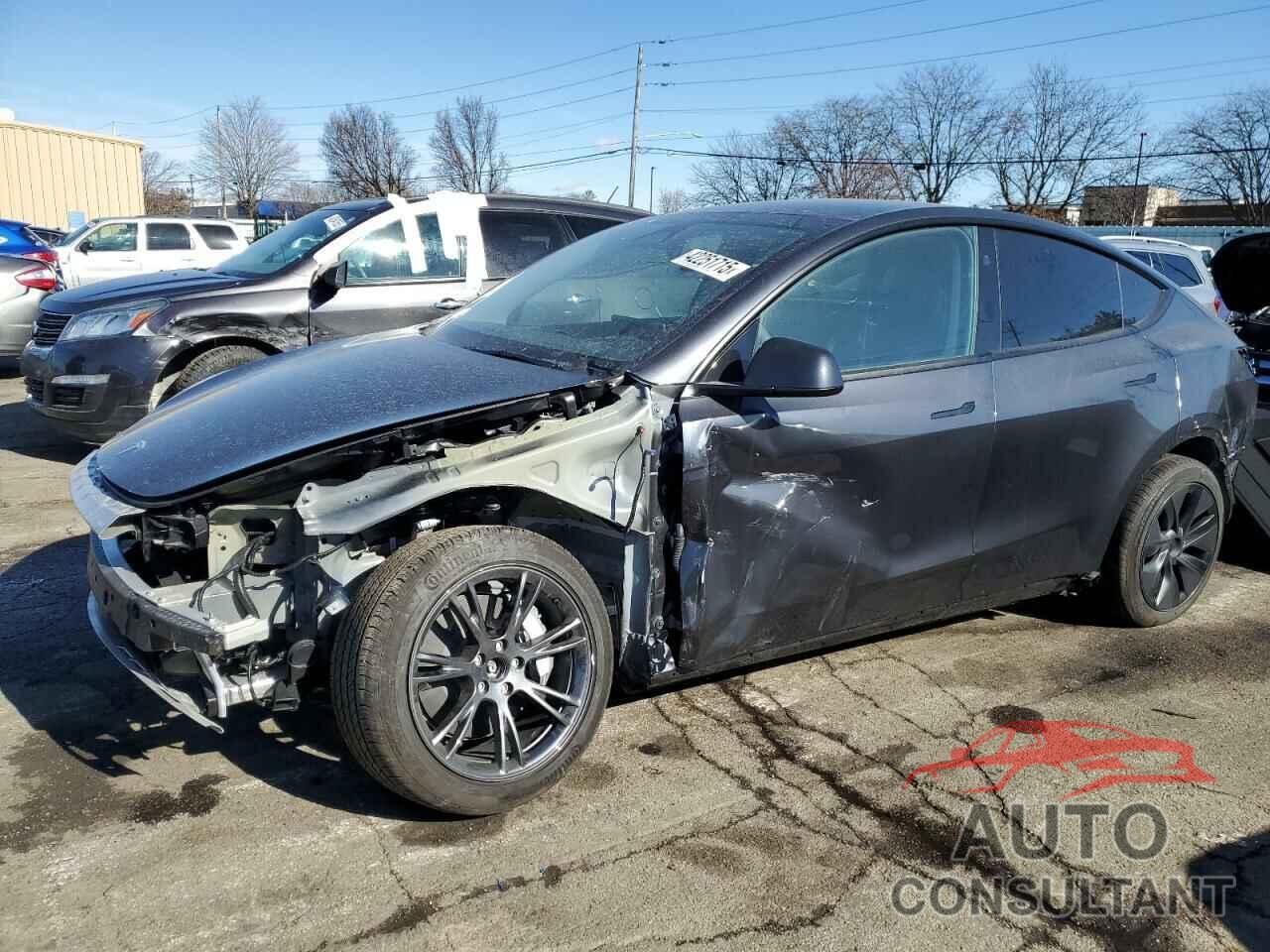 TESLA MODEL Y 2024 - 7SAYGDEE5RF190311