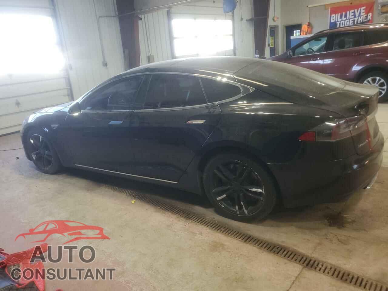 TESLA MODEL S 2015 - 5YJSA1S2XFF090116