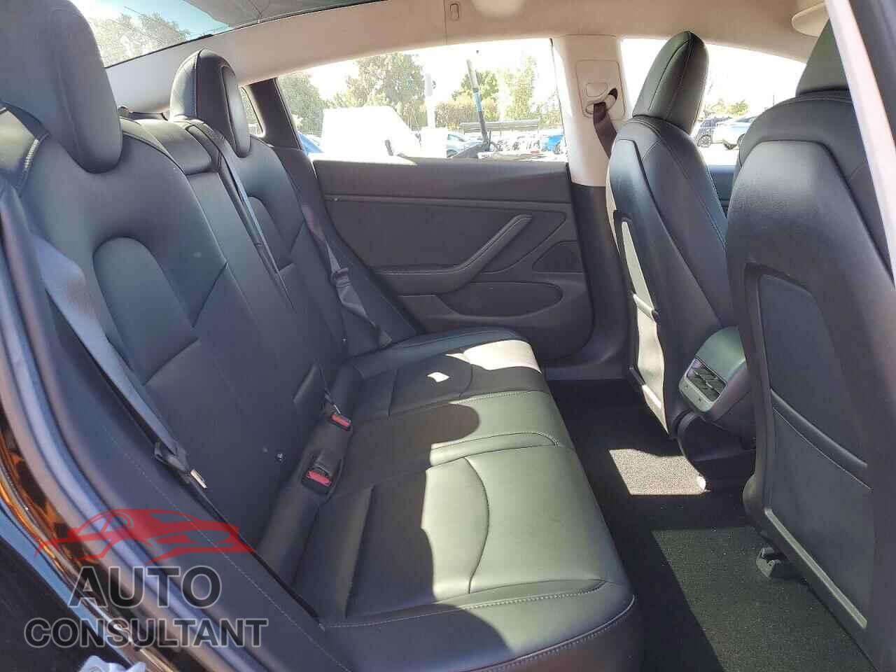 TESLA MODEL 3 2017 - 5YJ3E1EA6HF000846