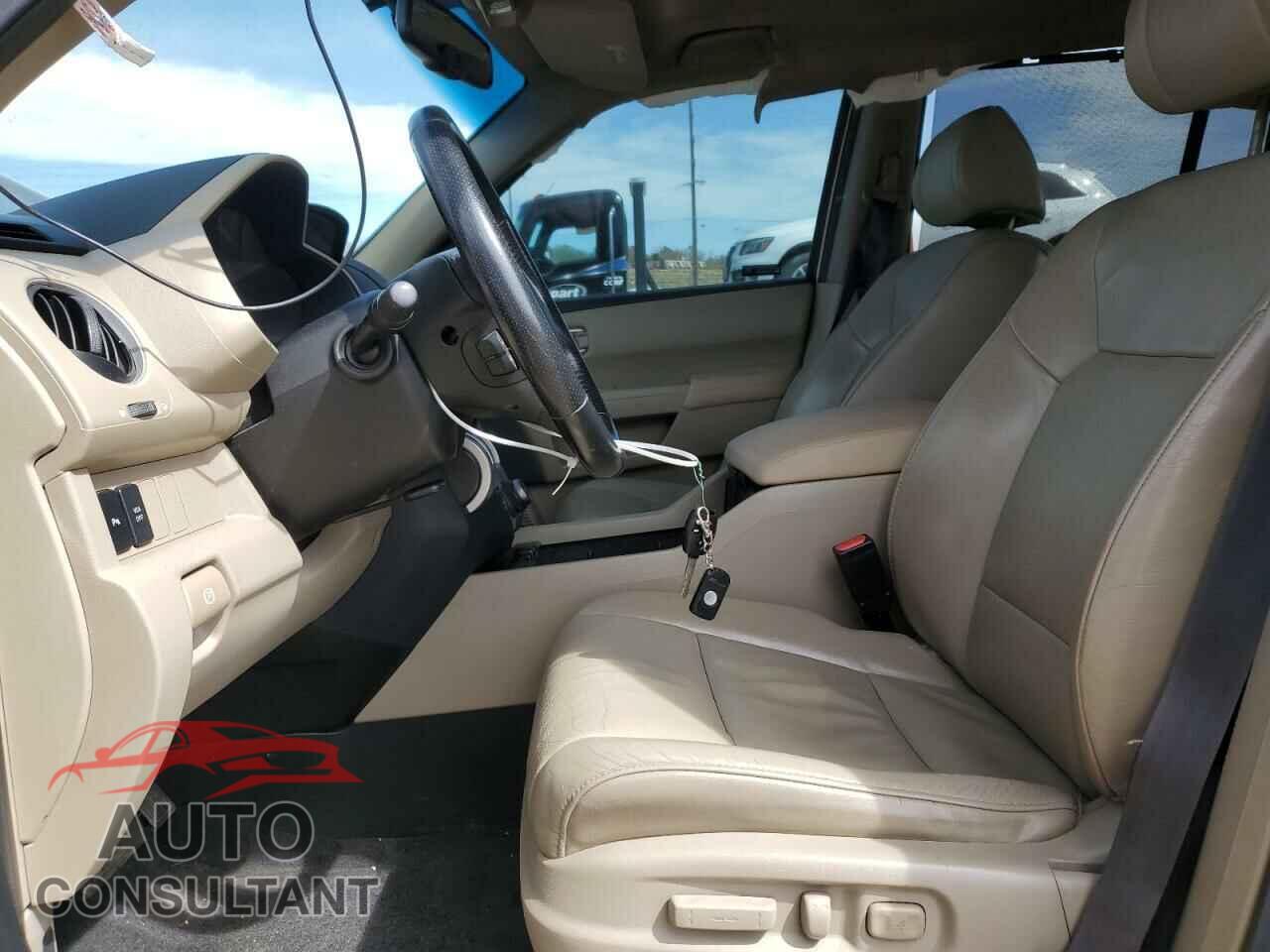 HONDA PILOT 2011 - 5FNYF4H92BB046932