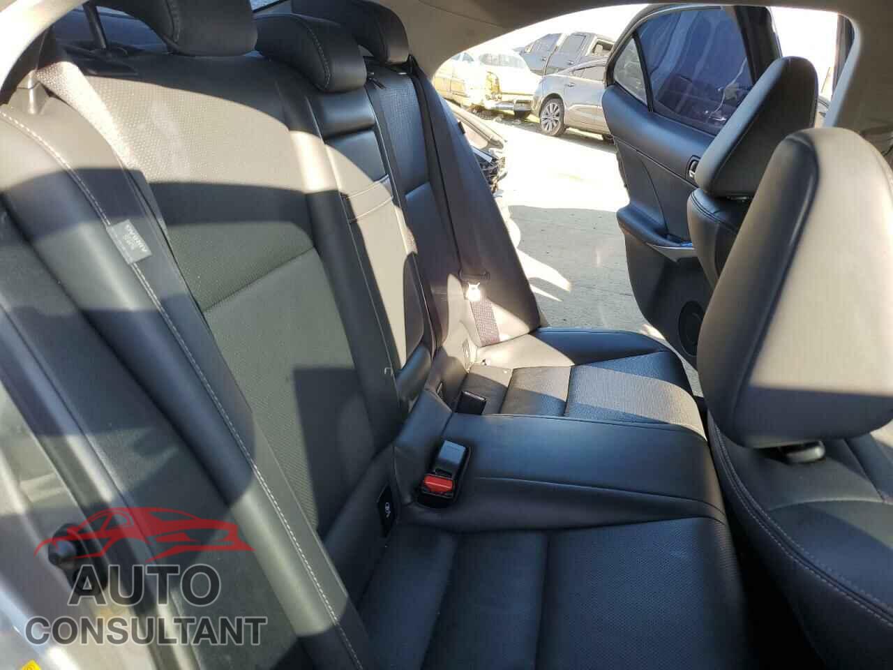 LEXUS IS 2016 - JTHBA1D20G5002964