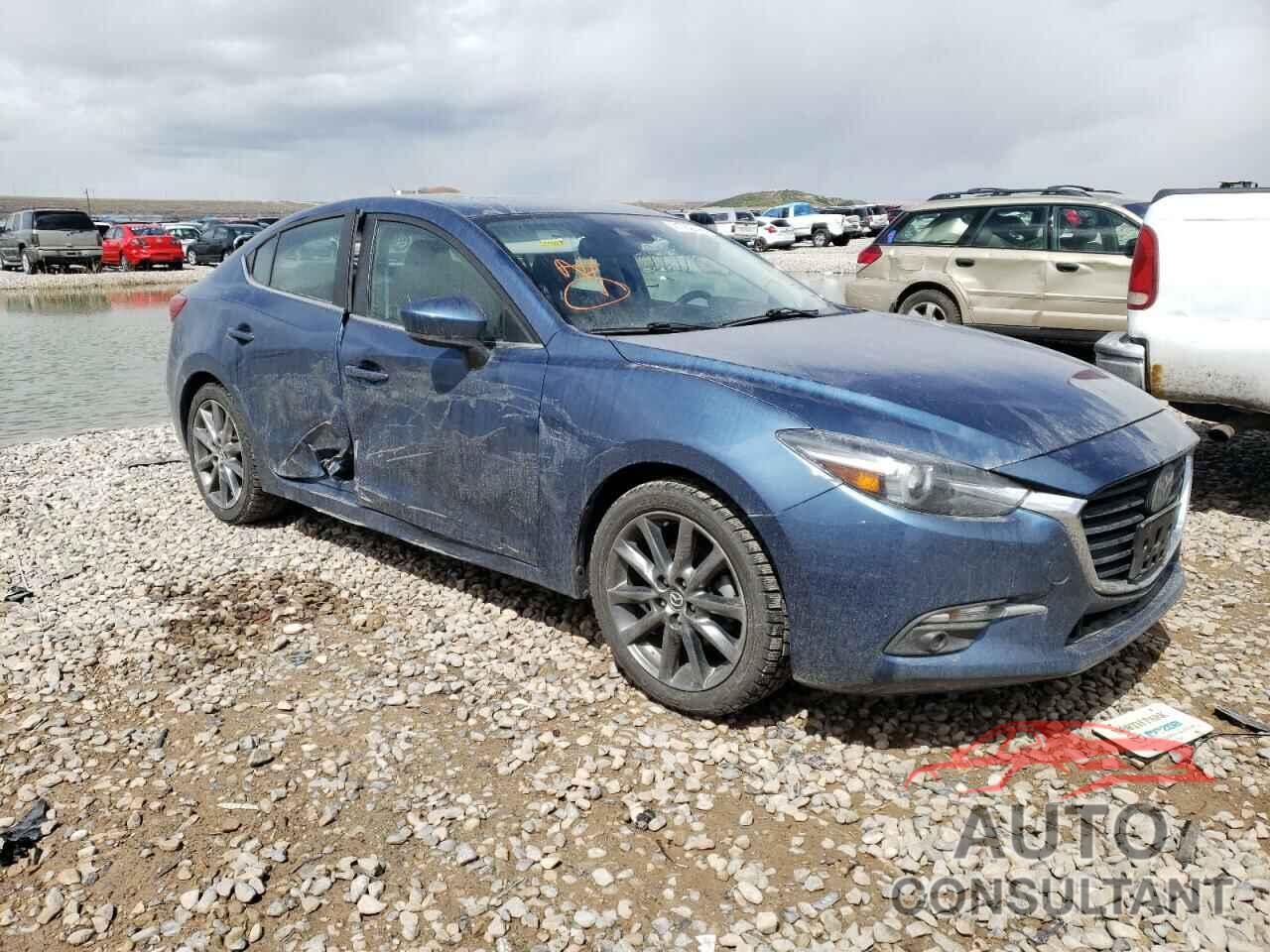 MAZDA 3 2018 - 3MZBN1W3XJM238080