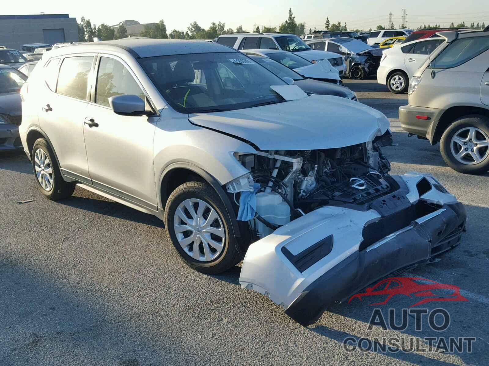 NISSAN ROGUE S 2017 - KNMAT2MT8HP539707