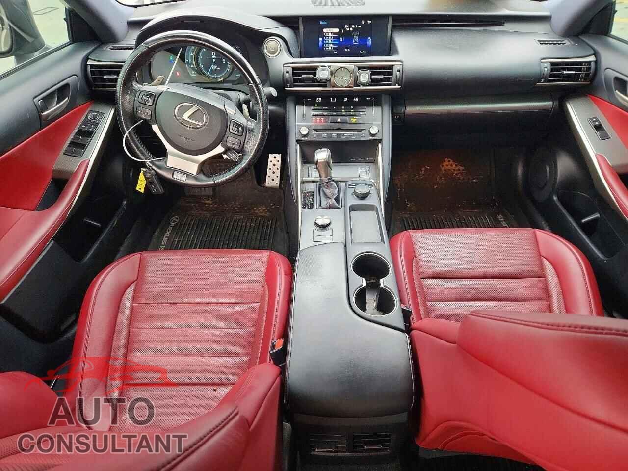 LEXUS IS 2017 - JTHBA1D25H5060120