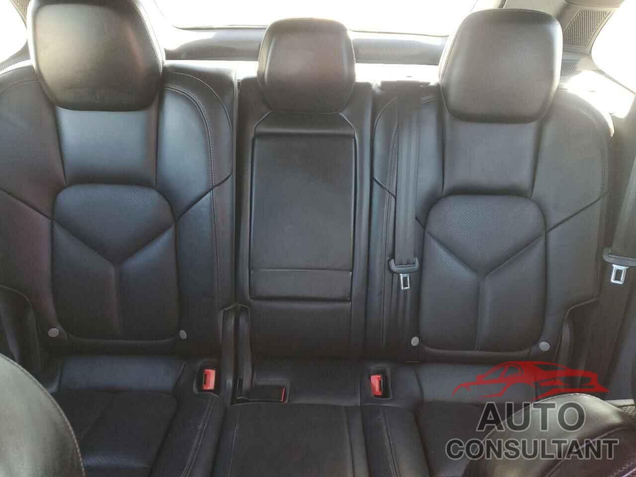 PORSCHE CAYENNE 2016 - WP1AB2A28GLA93772