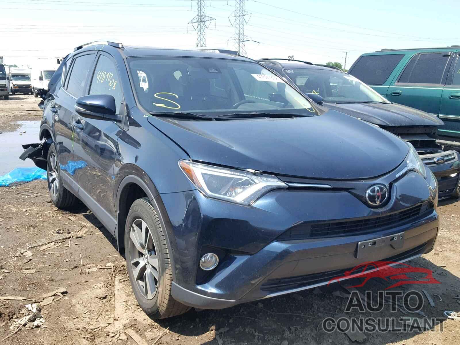 TOYOTA RAV4 XLE 2017 - JTMRFREV7HD199907